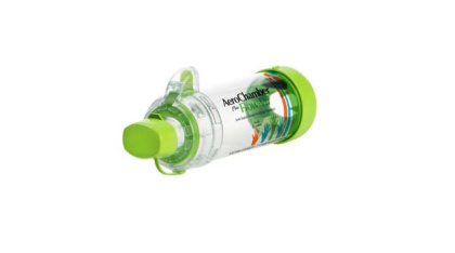 AeroChamber Plus Flow Vu Chamber green youth mouthpiece three quarter view