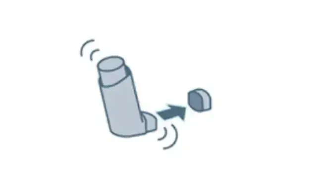 Aerochamber2go how to use, step 1 -Remove cap from inhaler