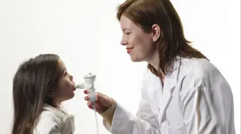 AeroEclipse BAN doctor using device with child